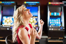 belalang togel Lucky Twins game interface on smartphone showing live dealer, betting buttons, and current pair outcome
